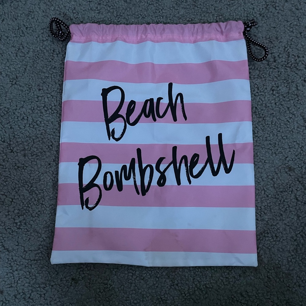 ✨3/$35✨VS PINK Beach Bombshell Drawstring Bag